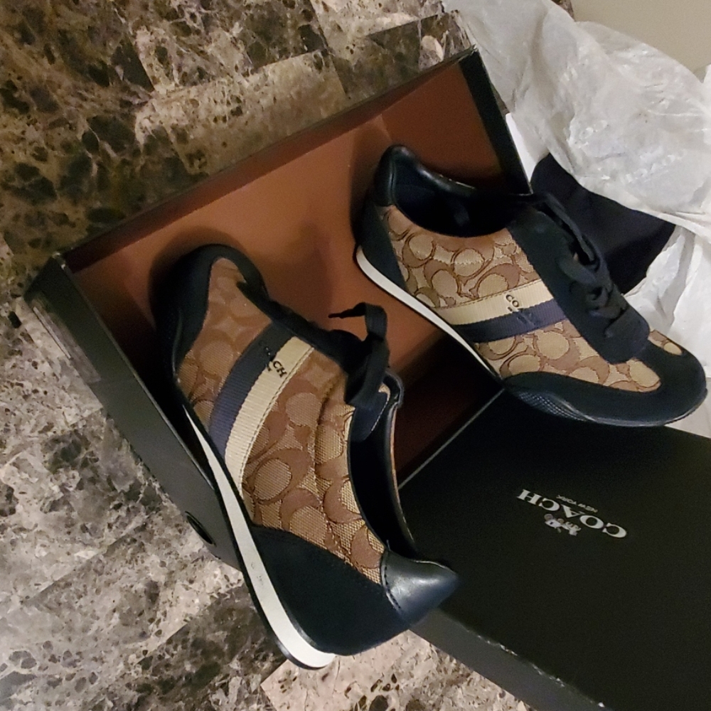 Coach Kelson Outline Signature Sneakers